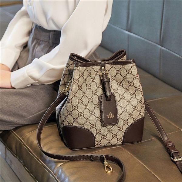 

sale 90% off [color block]new fashion and versatile large capacity mobile phone portable bucket women's messenger single shoulder bag w