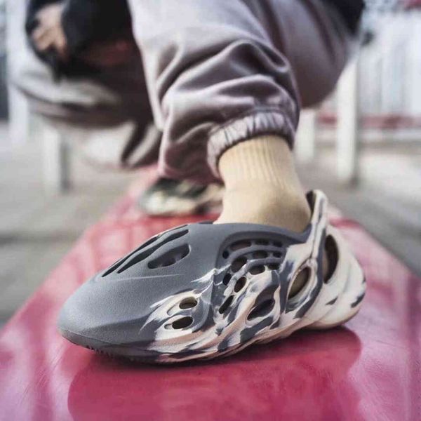 

moon gray kanye mxt foam mens womens sandals slip-on slide camo men women slippers sandal 36-45 fashion gv7904 summer luxurys yeezzys slides, Black