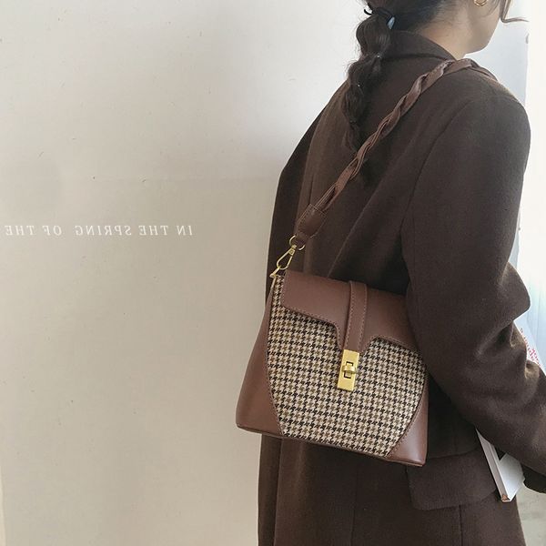 

women's bag niche design 2021 fashion lattice bucket high sense armpit messenger