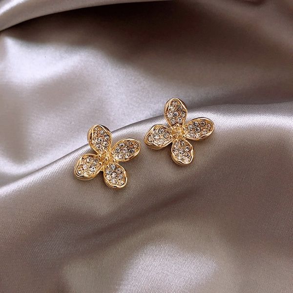 

needle lucky clover petal silver earrings for women, Golden;silver