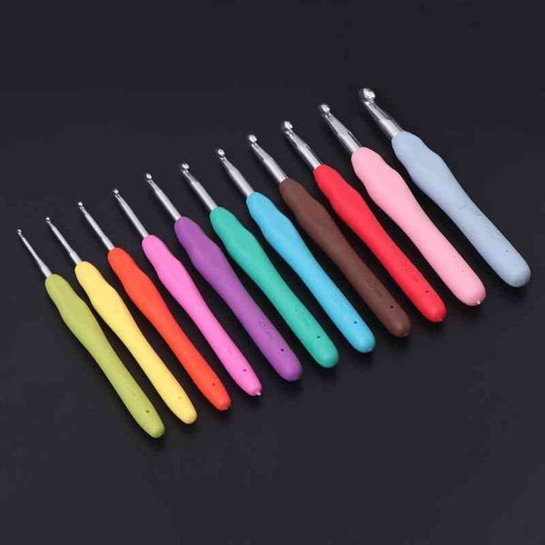 

2-8 mm multi-color width needles 1 pc soft grip with ergonomic handle hooked yarn weave hook needles