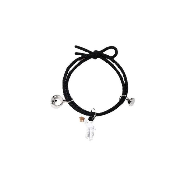 

link, chain a pair of small rubber bands for her boyfriend, Black