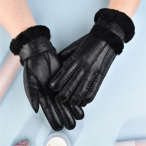 

fur integrated gloves women's winter plush thickened outdoor cycling cold proof and warm sheepskin leather, Black