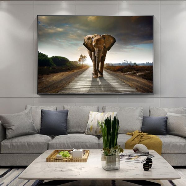 Poster di animali moderni di grandi dimensioni Wall Art Canvas Painting Running Elephant Picture Stampa HD per la decorazione del soggiorno