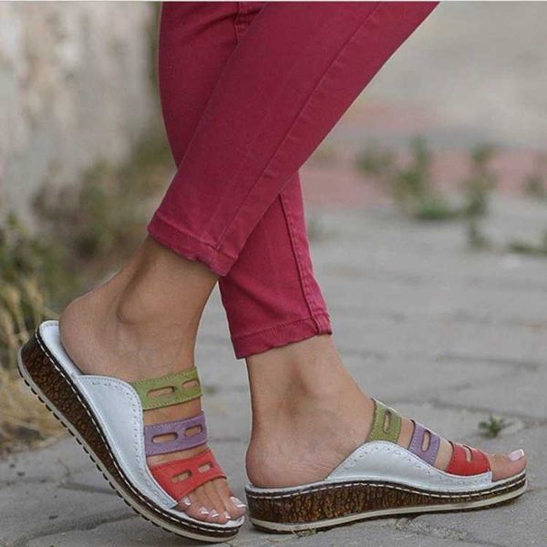 Mulheres Sandálias 2021 Cunha de Verão Deslizamento em Sapatos Feminino Grosso Chinelos De Fundo Roma Retro Retro Toe Slides Praia Dropshipping Y0721