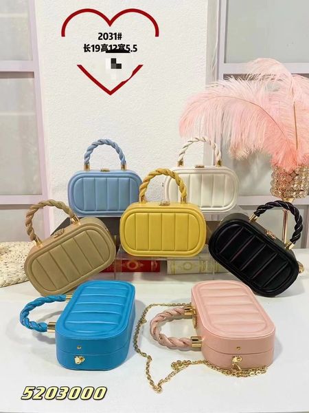 

niche design small women's summer 2021 new fashion high sense versatile portable box chain messenger bag