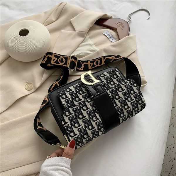 

high sense series single shoulder bag autumn new embroidered thread letter small square versatile fashion messenger women's outlet purs