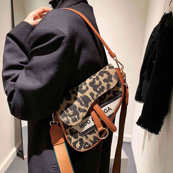 

2022 factory wholesale new saddle messenger bag one shoulder armpit autumn and winter minority design fashionable simple leopard print trend