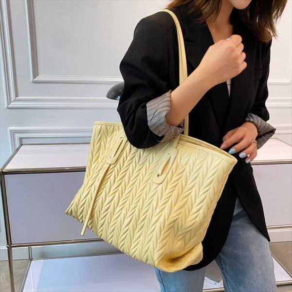 

evening bags female bag 2021 contracted fashion large capacity pleated embroider line women single shoulder tote