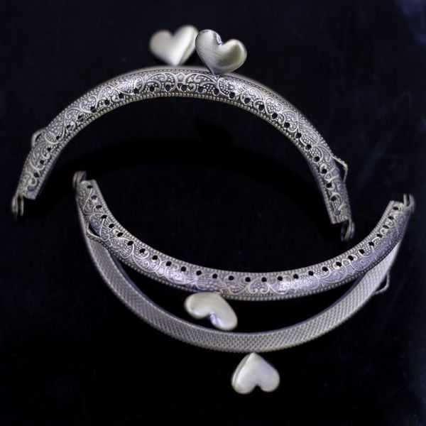 

bag parts & accessories bronze/silver tone 10.5cm arch metal purse frames kiss clasps women clutchs buckle heart head diy handbag handles ha, Black