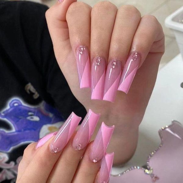 

nail art kits 24pcs detachable almond pink and white false nails wavy style stiletto fake ballerina coffin full cover manicure tools