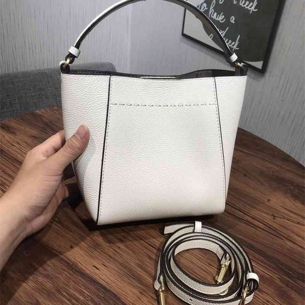 

women luxurys designers bags 2021 winter korean leather pure color bucket sewing high-quality fac designer handbag handbags totes crossbody