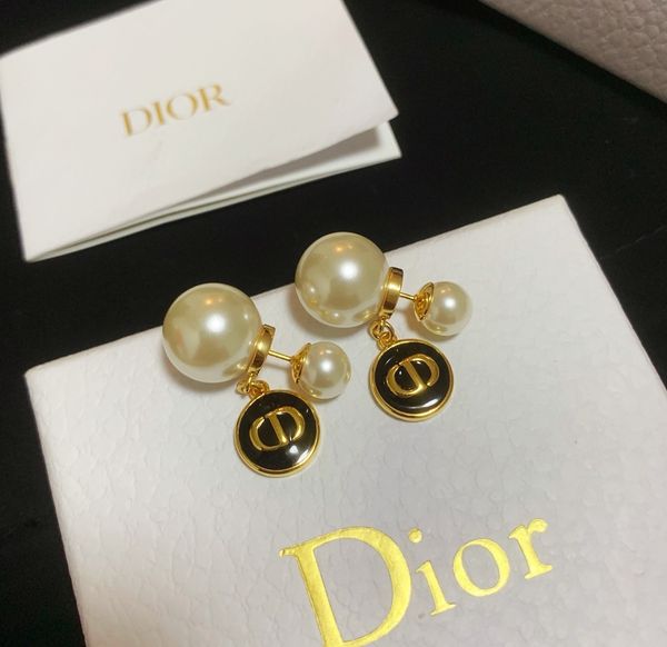 

2021 luxury designer jewelry new high board 925 silver needle two pearl letter black oil drop earrings simple fashion