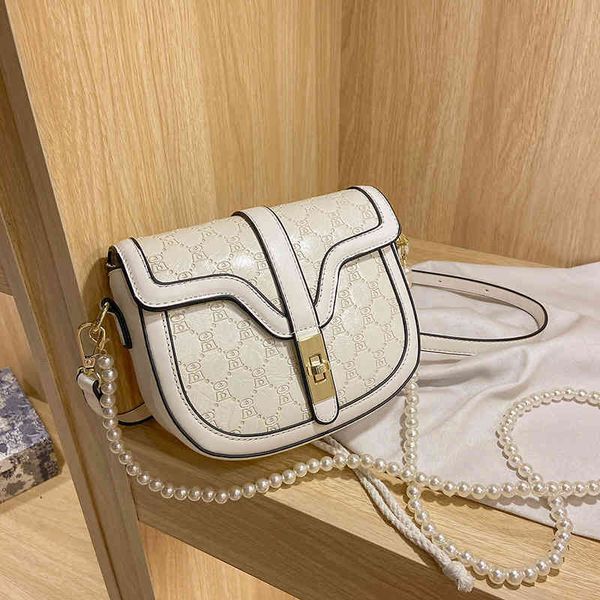 

2022 factory wholesale small female fashion lingge chain single shoulder messenger foreign style semi-circular bag