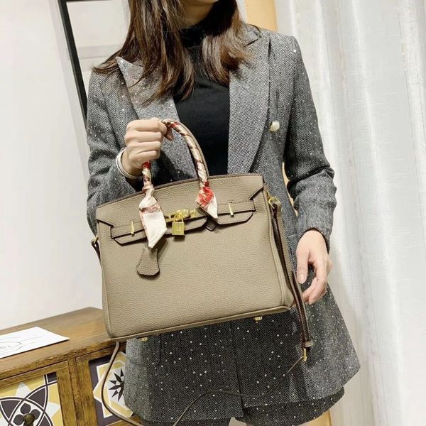 

luxury handbags bag 2021 new high-end classic litchi pattern women's hand-held single shoulder slant span bag me3y w8hn