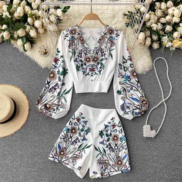 

holiday suit fashion women's v neck print long sleeve short shirts + printed shorts two piece sets s261 210527, White