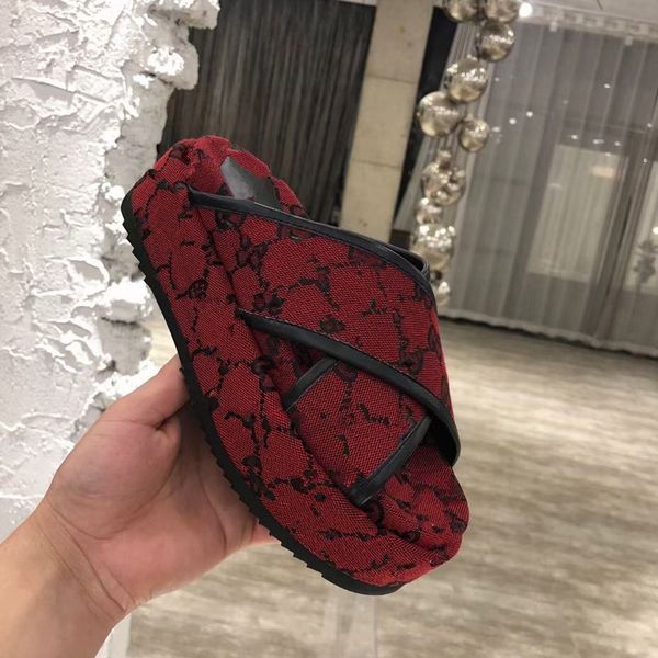 

2021style women 573018 slide sandal classic fashion designer ladies red strawberry colored flip flops brands mhjjj0002, Black