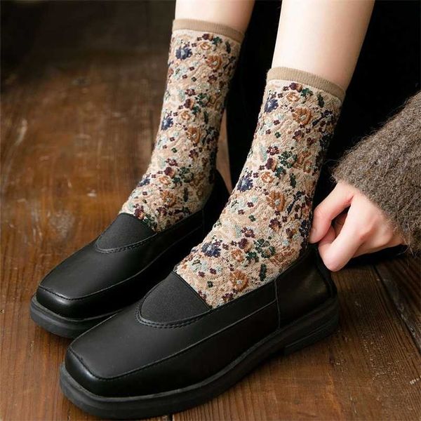 

harajuku retro vintage women socks floral print korean japanese style kawaii cute socks spring fashion winter cotton long socks 211221, Black;white
