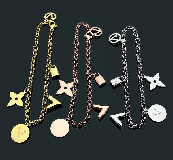 

o uis avuit ton leather love bracelet titanium steel bracelets gift box send packing designer v-lock round four-leaf, Golden;silver
