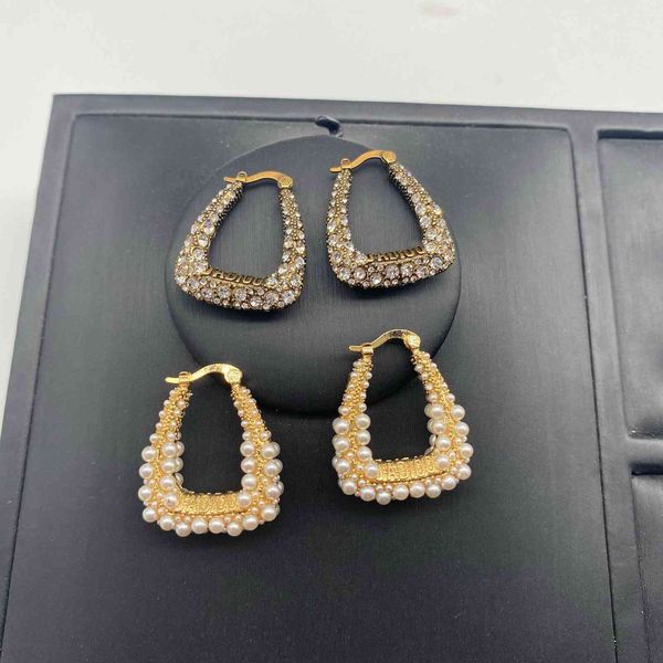 

2021 new designer family letter full drill earrings female pearl horseshoe buckle fashion star, Golden