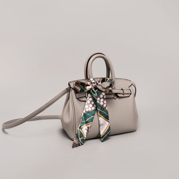 

japanese summer 2021 new fashion high-end french niche design messenger bag