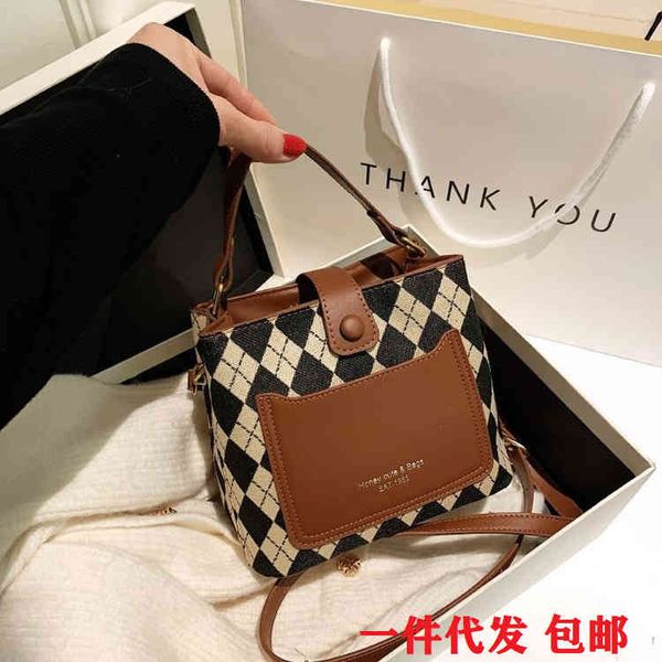 

bags handbags wallets popular lattice women's 2021 autumn and winter fashion versatile messenger advanced texture portable bucket, Black;red