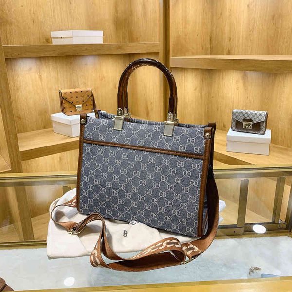 

2021 70% off amwpfybvioshuldmsnrtote bag, Black;red