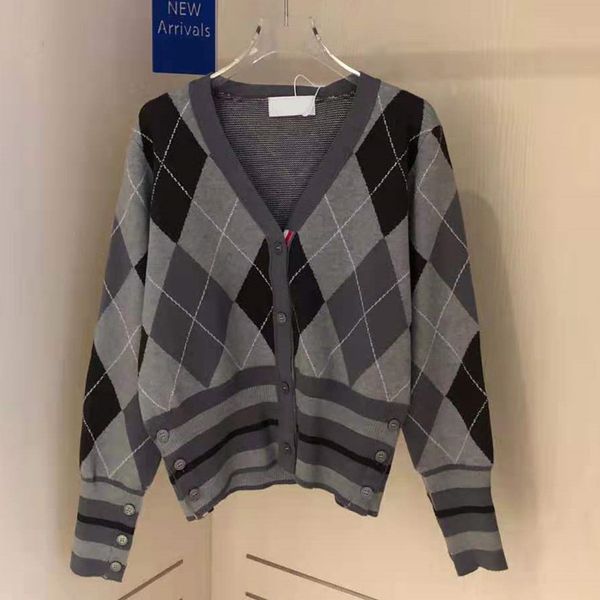 

high version 2021 autumn new fashion lingge simple leisure college style aging soft women's cardigan, White