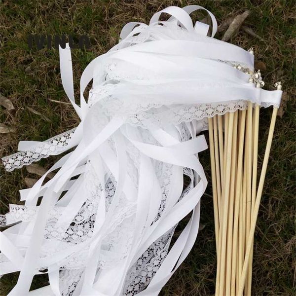 - (50 adet / grup) stil beyaz şerit düğün değnekleri ile gümüş çan düğün şerit çubuğu, şerit twirling flamalar 211216