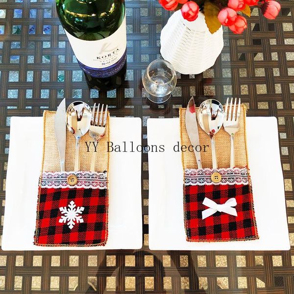 

mats & pads 5pcs snowflake dinnerware 2021 plaid cloth linen christmas knives and forks set bow sets bag holder for decoration
