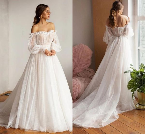 Abito da sposa di design sexy della spiaggia della Boemia Abiti da sposa con spalle scoperte Maniche a sbuffo Dot Tulle Aperto sul retro Lunghezza del pavimento Maniche lunghe Abiti da cerimonia a cuore Custom s es