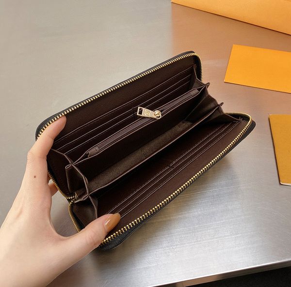 

2021 zipper female designer wallet men andlong cardpassport holder women, Red;black