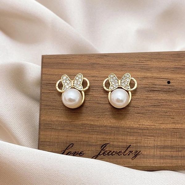 

stud senior sense of pearl earrings in 2021 tide temperament butterfly micro-inset individual fashion, Golden;silver