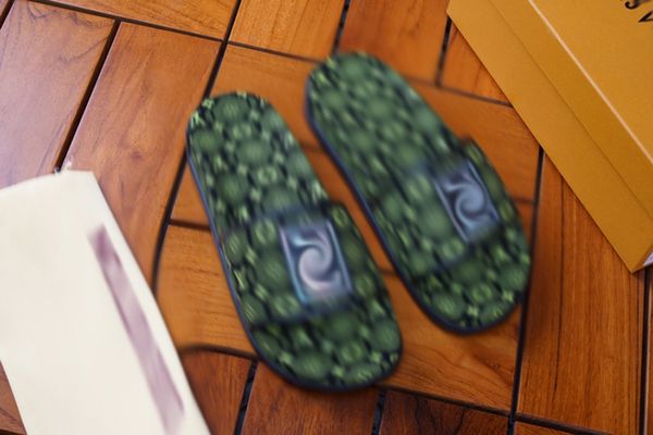 

2021 slipper designer slide summer sandals fashion men beach indoor flat flip flops leather luxurys shoes mens slippers with box size 39-45, Black