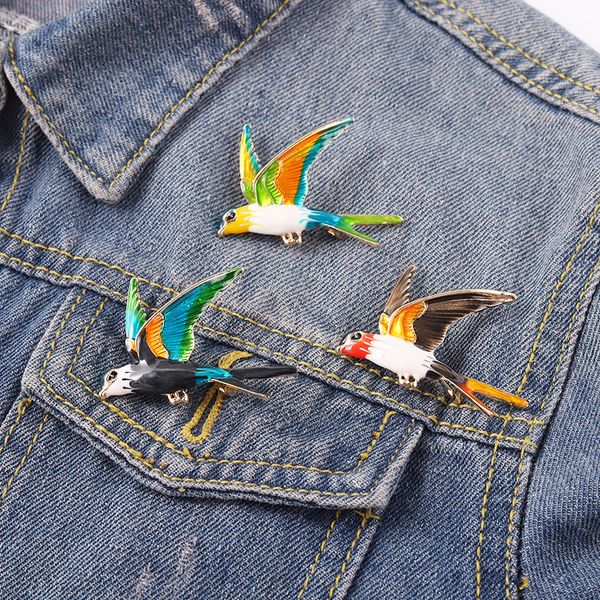 

cartoon oil drop swallow model brooches animal series alloy backpack badge jewelry accessories cowboy skirt clothes lapel pins ornaments who, Gray