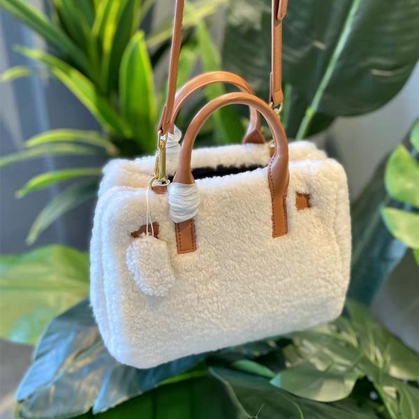 

designer handbags cross body luxury tote crossbody bag totes shoulder bags comfortable and soft pure lamb wool high-quality wallet with orig