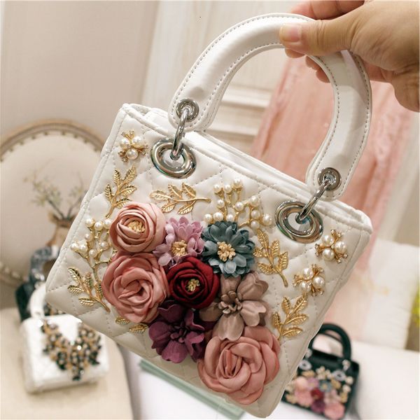

2021 spring fashion women's small flower pearl hand-held one shoulder messenger bag diana classic versatile
