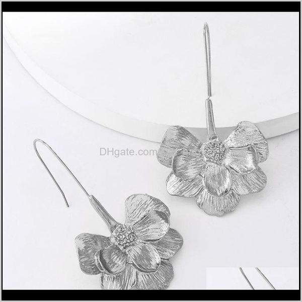

charm jewelry drop delivery 2021 earrings summer alloy flower earhook earrings fashionable girl temperament earring 9faxm, Golden