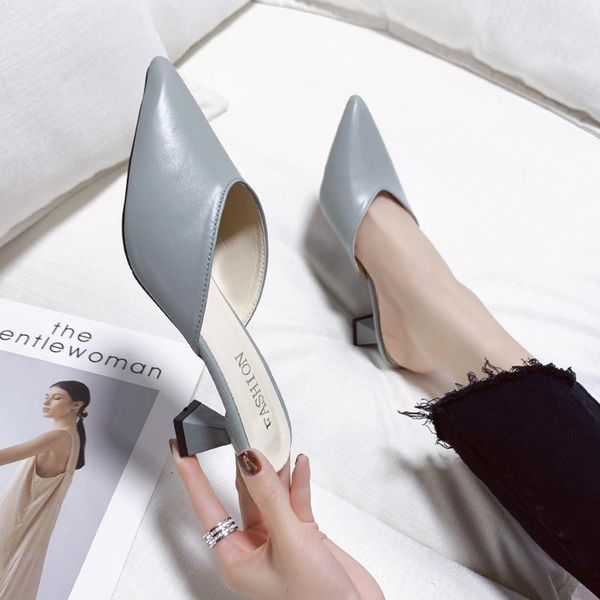

cover toe shoes woman 2021 female mule slippers casual low square heel shallow med mules luxury block soft pointed hoof heels sl, Black