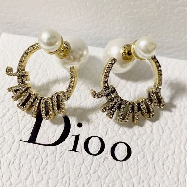 

designer jewelry 2021 new personality fashion pearl letter full diamond net red same earrings, Black