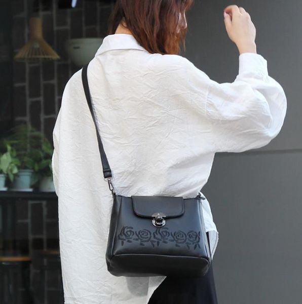 

2021 fashion shoulder pu bucket bag large capacity embroidered women messenger bags