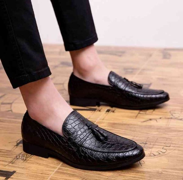 

dress shoes os recÃ©m-chegados da moda masculina vestido de couro do plutÃ´nio slizamento-em baixo sign salto vintage estilo britÃ¢nico mocassi, Black