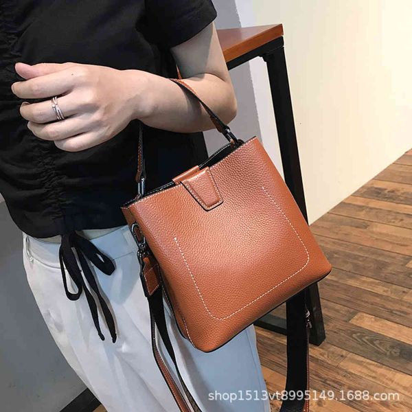 

bucket bag 2020 new fashion versatile large capacity leather one shoulder hand black female messenger