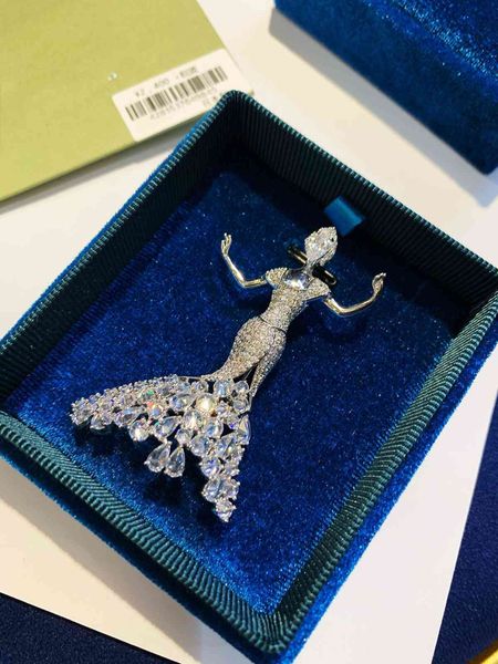 

70% off luxury jewelry v colorful girl inlaid with s925 silver brooch, Golden