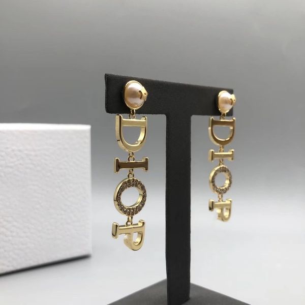 

2021 new designer high version small fragrance letter silver needle anti allergy earrings women's tassel long pearl earrings, Golden
