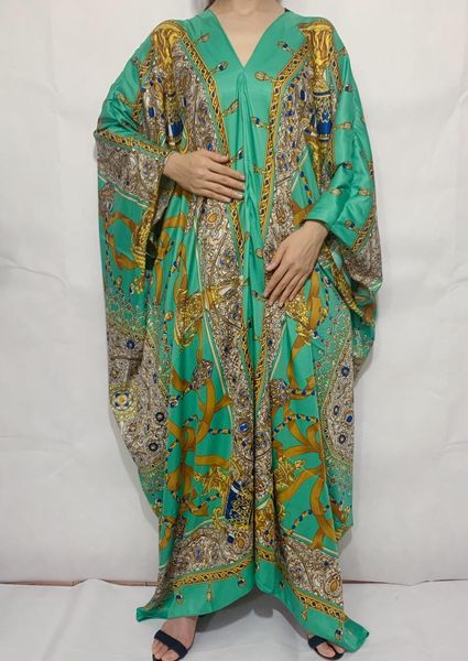 Etnik Giyim Baskılı Seksi V Yaka Siyah Renk Ipek Bohemian Kaftan Maxi Elbiseler 130 cm * 130 cm Geleneksel Kuveyt Müslüman Kadınlar Akşam