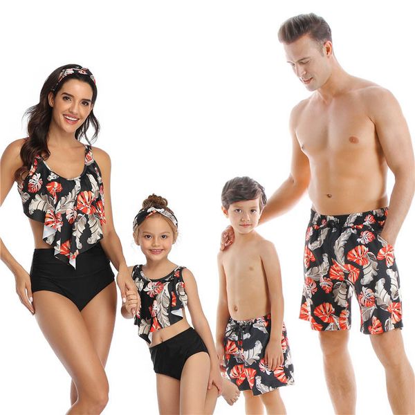 Família Correspondência de Swimwear Floral Swimsuit Mãe Filha Bikini Beachwear Natação Troncos Homens Crianças Miúdos Mau 210429