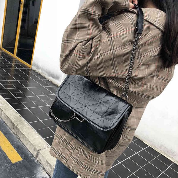 

a.2021 new small bag women's fashion rock wandering trend chain portable messenger