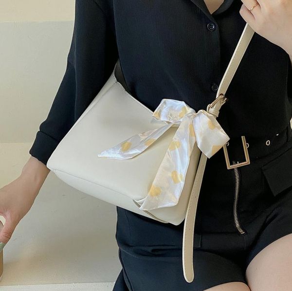 

evening bags european and american large-capacity wild 2021 trendy fashion ladies messenger one-shoulder armpit bucket bag small