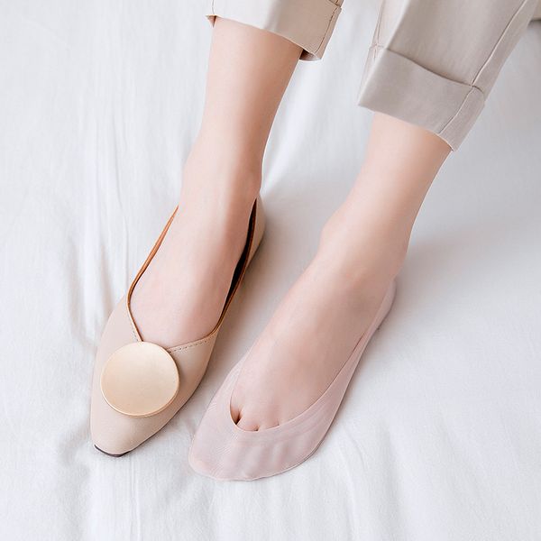 

ice silk ship summer thin tracels shallow mouth sile non slip cotton bottom invisible socks, Black;white